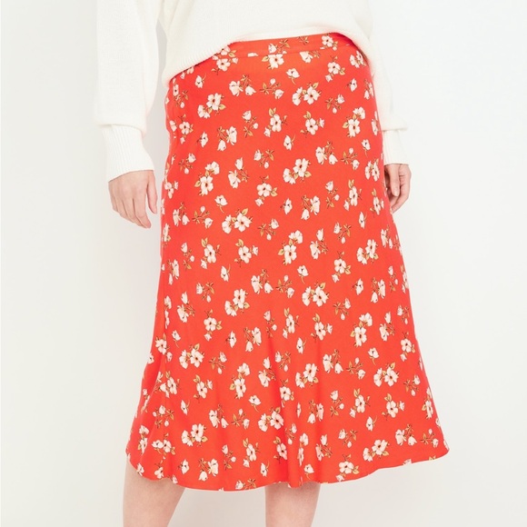 Old Navy red floral Crepe A-Line Midi Skirt - Picture 3 of 13